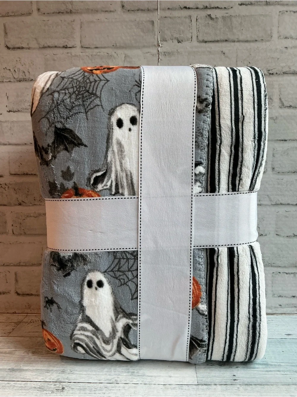 MARTHA STEWART Queen Size 90” x 90” Ghost Halloween Blanket